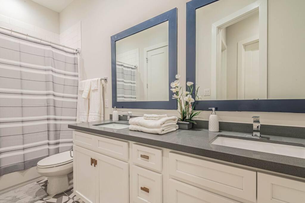 Charming 3-Bedroom Luxury Home Near Downtown, Nrg, Galleria & Medical Center Houston Esterno foto