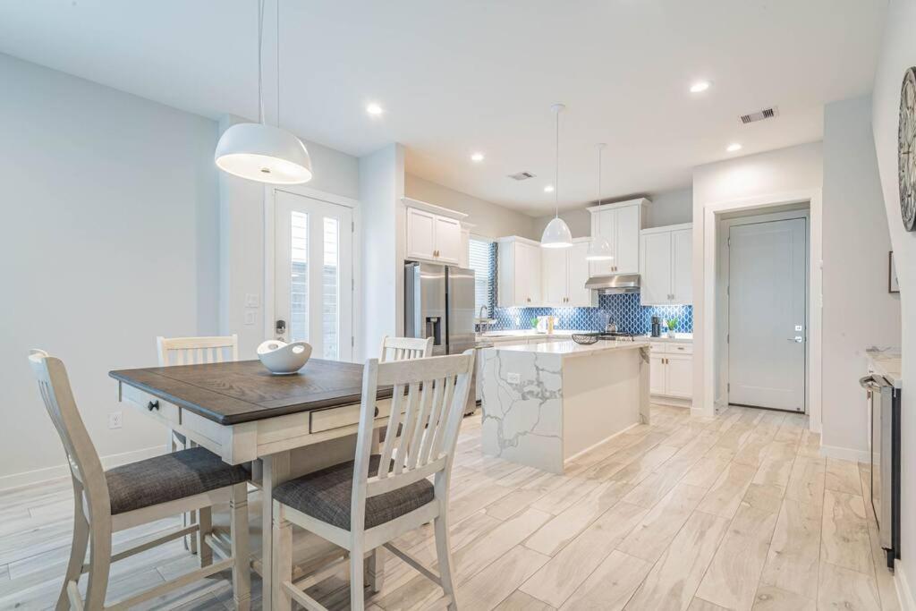 Charming 3-Bedroom Luxury Home Near Downtown, Nrg, Galleria & Medical Center Houston Esterno foto
