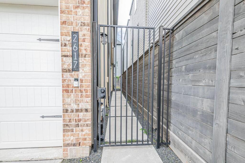 Charming 3-Bedroom Luxury Home Near Downtown, Nrg, Galleria & Medical Center Houston Esterno foto